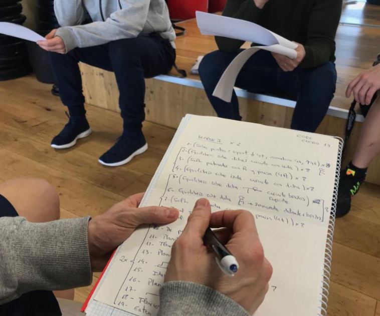 Formacion continua de los monitores y entrenadores del gimnasio la perla donostia